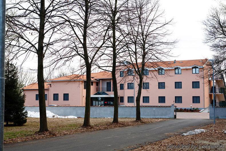Hotel Villa Delle Rose - Malpensa Oleggio Exterior foto