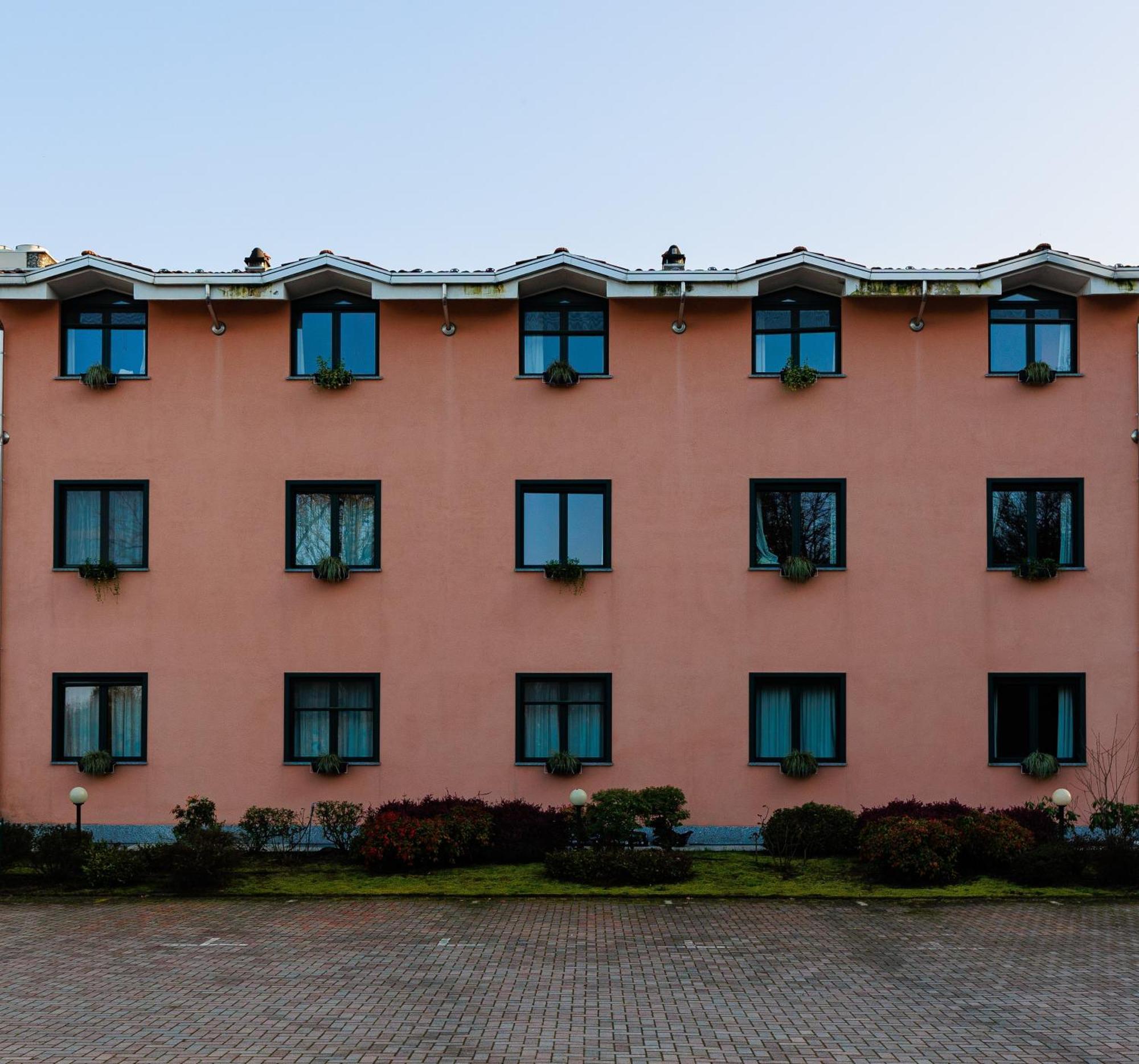 Hotel Villa Delle Rose - Malpensa Oleggio Exterior foto