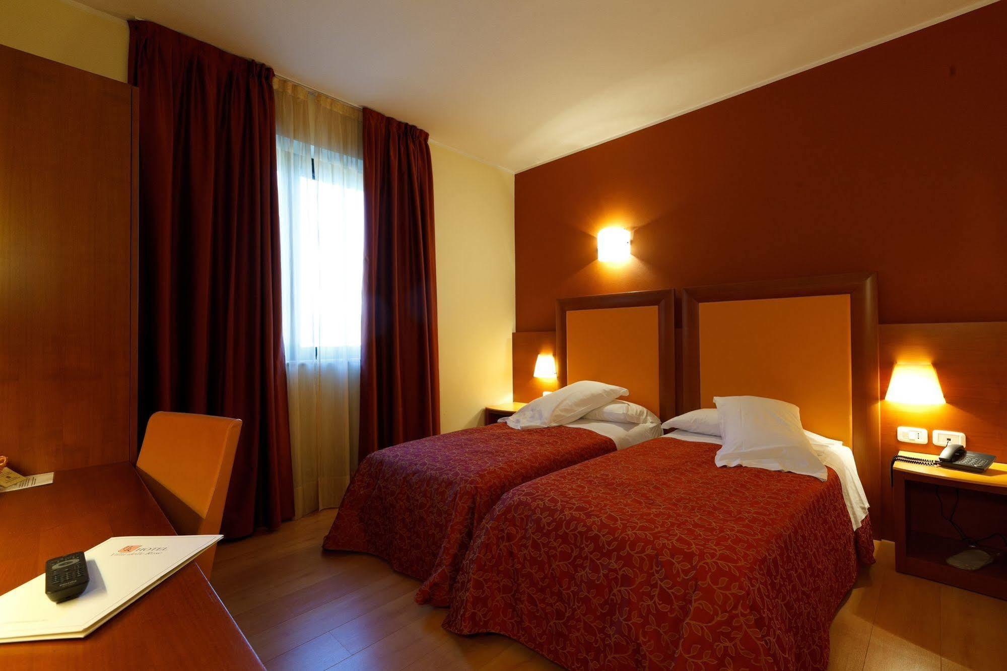 Hotel Villa Delle Rose - Malpensa Oleggio Exterior foto